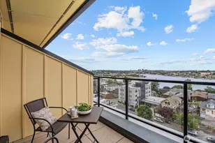 655 Crockett St, Seattle, WA 98109 - Photo 16