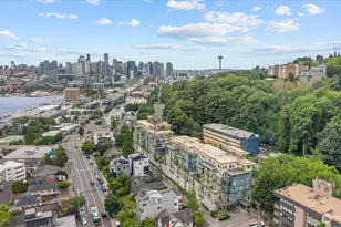 655 Crockett St, Seattle, WA 98109 - Photo 32