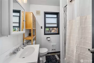 10251 3rd Avenue SW, Seattle, WA 98146 - Photo 16