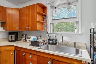 10251 3rd Ave SW, Seattle, WA 98146 - Photo 14