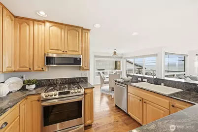 1600 Alki Avenue SW #202, Seattle, WA 98116 - Photo 8