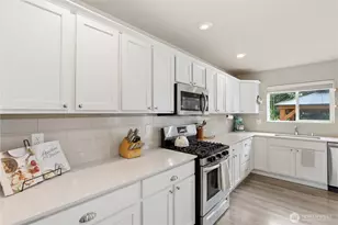 2001 18th Ave SW, Olympia, WA 98502 - Photo 10