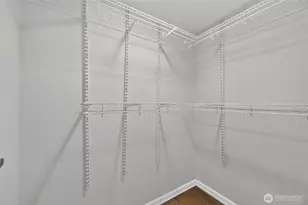 1300 W Boston St, Seattle, WA 98119 - Photo 14