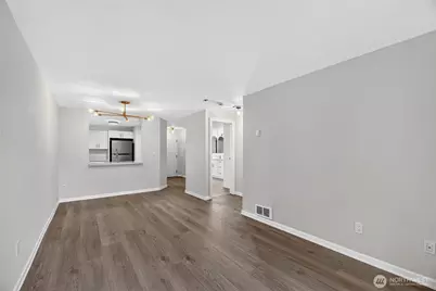 1300 W Boston Street #13, Seattle, WA 98119 - Photo 4