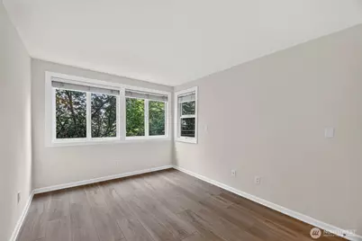1300 W Boston Street #13, Seattle, WA 98119 - Photo 16