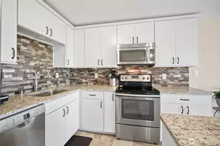 415 N State St, Bellingham, WA 98225 - Photo 12