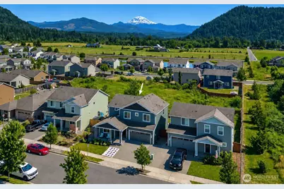 516 Petersen Drive E, Enumclaw, WA 98022 - Photo 1