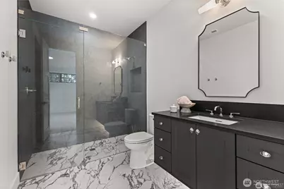 10789 SE 10th Street, Bellevue, WA 98004 - Photo 20
