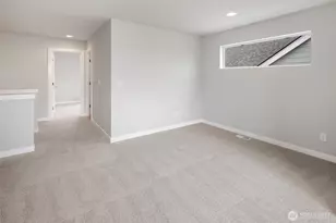 586 SW 97th St, Seattle, WA 98106 - Photo 16