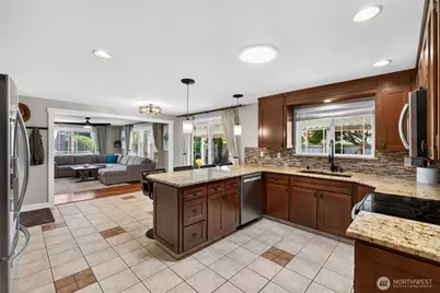 3110 15th Street Pl SW, Puyallup, WA 98373 - Photo 8