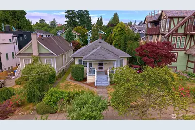 4017 Corliss Avenue N, Seattle, WA 98103 - Photo 2