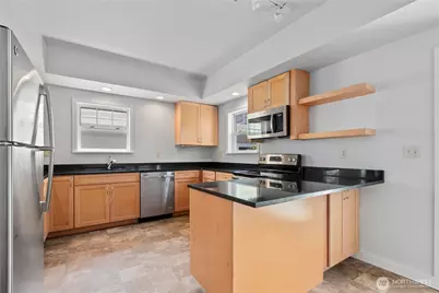 4017 Corliss Avenue N, Seattle, WA 98103 - Photo 18