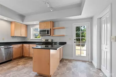 4017 Corliss Avenue N, Seattle, WA 98103 - Photo 20