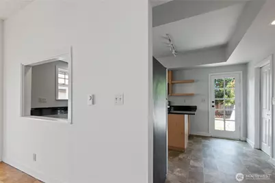 4017 Corliss Avenue N, Seattle, WA 98103 - Photo 16