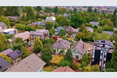 4017 Corliss Avenue N, Seattle, WA 98103 - Photo 6