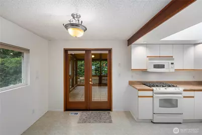 6011 156th Avenue NE, Redmond, WA 98052 - Photo 10