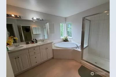 6748 161st Avenue SE #A, Bellevue, WA 98006 - Photo 16