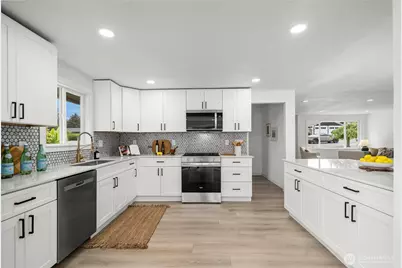 3775 Olympic Boulevard W, University Place, WA 98466 - Photo 12