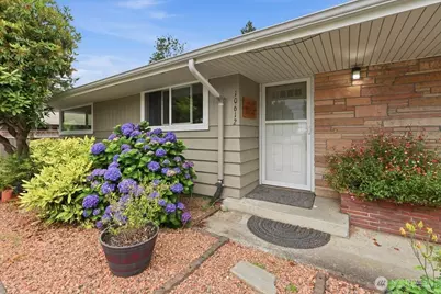 10612 Waller Road E, Tacoma, WA 98446 - Photo 2