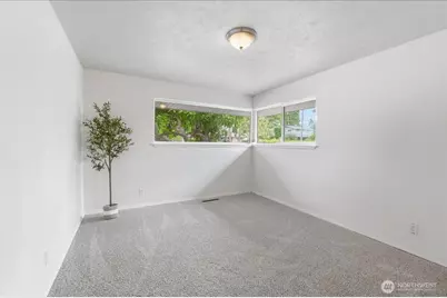 10612 Waller Road E, Tacoma, WA 98446 - Photo 12