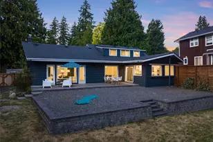 2137 N 128th St, Seattle, WA 98133 - Photo 2