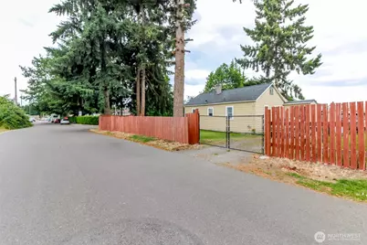 1826 G Street SE, Auburn, WA 98002 - Photo 10