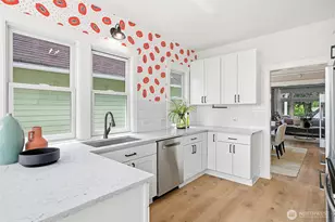 6534 19th Ave NE, Seattle, WA 98115 - Photo 10