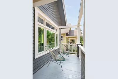 6534 19th Avenue NE, Seattle, WA 98115 - Photo 2