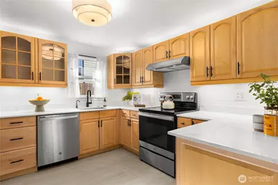 14052 Midvale Avenue N, Seattle, WA 98133 - Photo 12