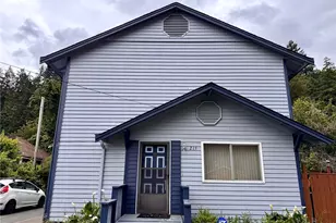 215 S 11th St, Shelton, WA 98584 - Photo 1
