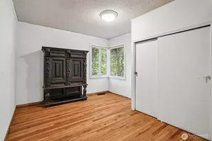8555 30th Ave NW, Seattle, WA 98117 - Photo 12