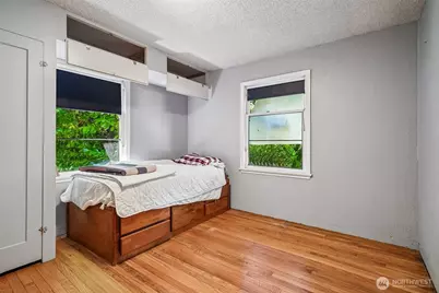 8555 30th Avenue NW, Seattle, WA 98117 - Photo 14