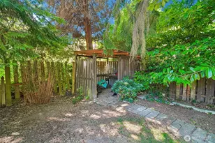 8555 30th Ave NW, Seattle, WA 98117 - Photo 26