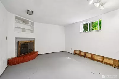 8555 30th Avenue NW, Seattle, WA 98117 - Photo 18