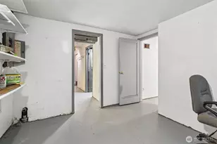 8555 30th Ave NW, Seattle, WA 98117 - Photo 16