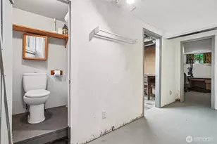 8555 30th Ave NW, Seattle, WA 98117 - Photo 20