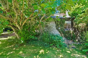 8555 30th Ave NW, Seattle, WA 98117 - Photo 28