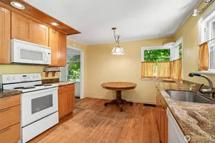 8555 30th Ave NW, Seattle, WA 98117 - Photo 6