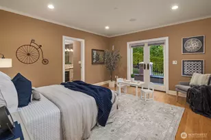 8638 NE 19th Pl, Clyde Hill, WA 98004 - Photo 22