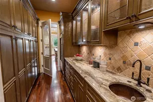 8638 NE 19th Pl, Clyde Hill, WA 98004 - Photo 12