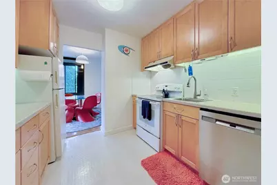 521 5th Avenue W #201, Seattle, WA 98119 - Photo 14
