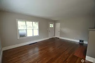 11307 15th Ave NE, Seattle, WA 98125 - Photo 2