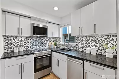 7009 Alonzo Avenue NW, Seattle, WA 98117 - Photo 16
