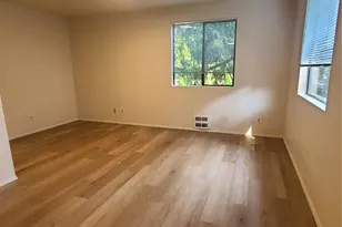 1518 NE 86th St, Seattle, WA 98115 - Photo 10