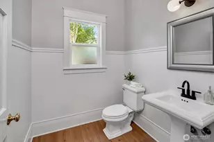 310 W Garfield St, Seattle, WA 98119 - Photo 18