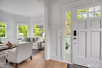 310 W Garfield Street, Seattle, WA 98119 - Photo 6