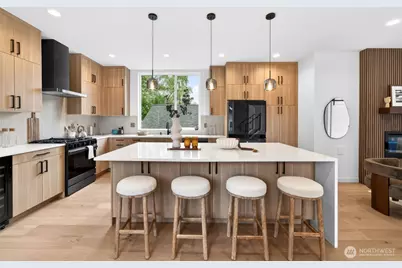 8512 15th Avenue NE, Seattle, WA 98115 - Photo 2