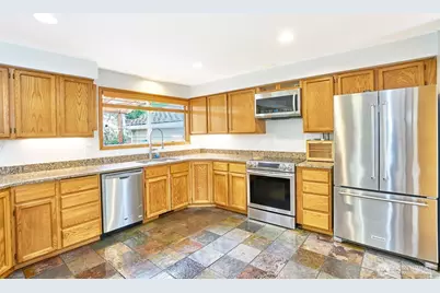 14409 SE 256th Place, Kent, WA 98042 - Photo 10