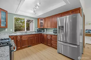 9912 S 200th St, Kent, WA 98031 - Photo 4
