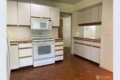 1101 Bellefield Park Lane #1103, Bellevue, WA 98004 - Photo 8